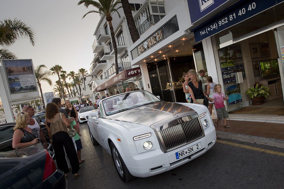 malagaairporttransfers-puerto banus lux